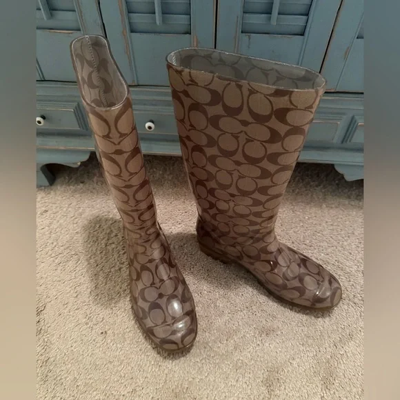 Authentic Coach logo 7 tall Brown Patterned Rain Boots $198 - Picture 2 of 8